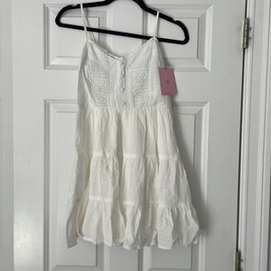 Brides to be! Perfect mini white dress for pre wedding events